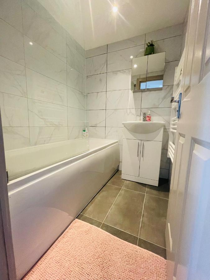 Lovely 1 Bedroom Apartment In ロンドン エクステリア 写真