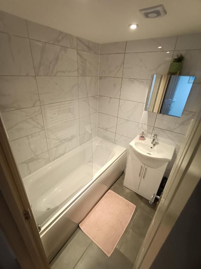 Lovely 1 Bedroom Apartment In ロンドン エクステリア 写真